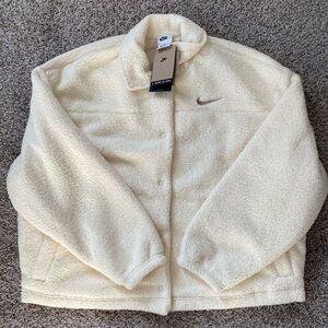 NWT Women’s Nike Sportswear Collared High-Pile Sherpa Jacket